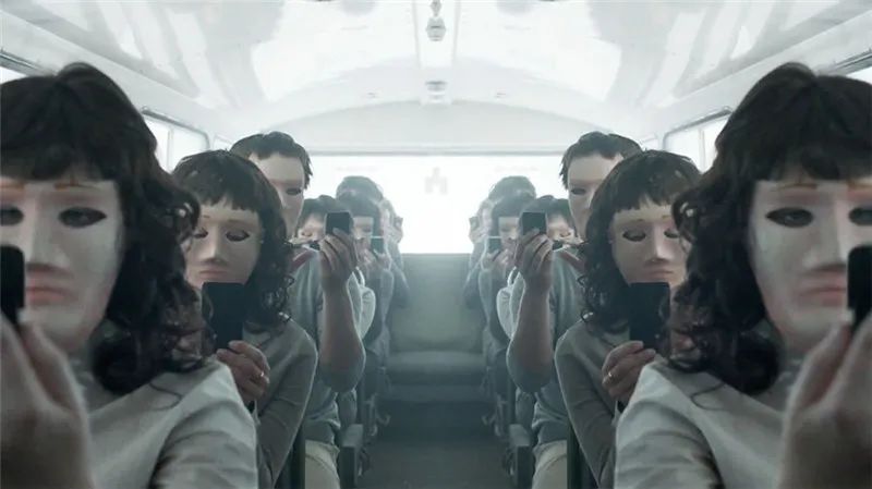 香蒸焦蕉伊在线剧照3