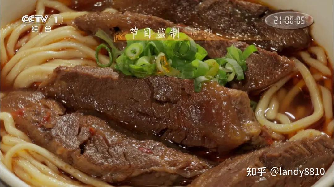 趁老公出去打工,和我勾搭在一起剧照3